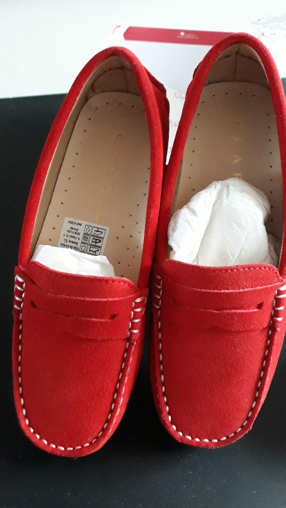 Mocassins rouges., Neuf, Enlèvement, Chaussures, Fille