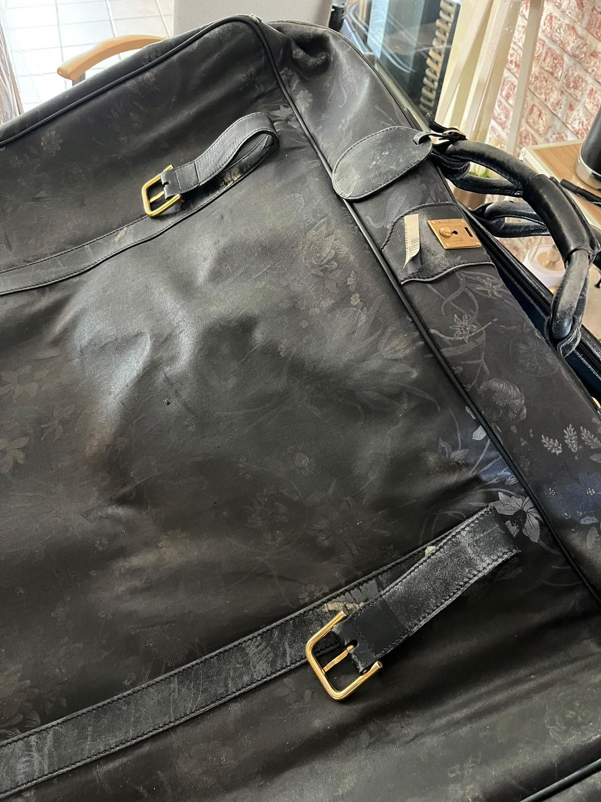 Gucci valiezen, Ophalen, Zo goed als nieuw