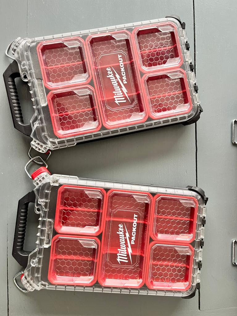 Milwaukee packout slim, Enlèvement, Comme neuf
