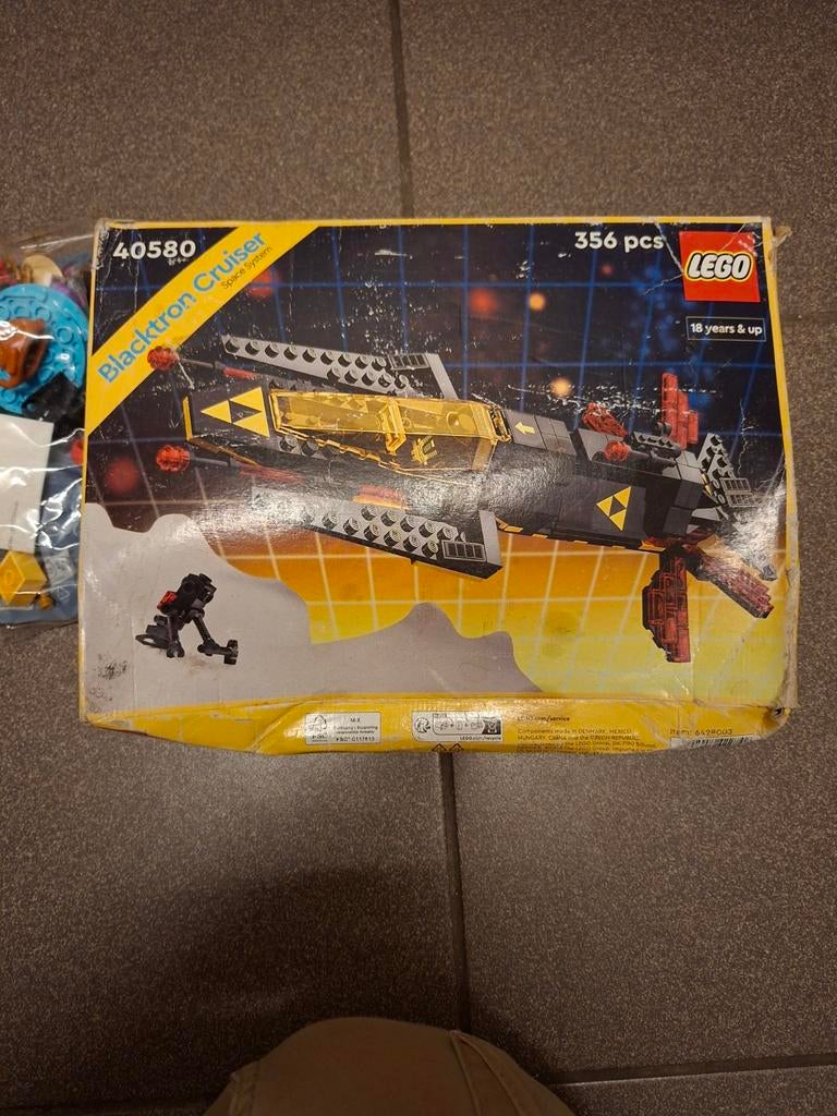 Lego blacktron cruiser en vip lunar new year add on pack, Enlèvement