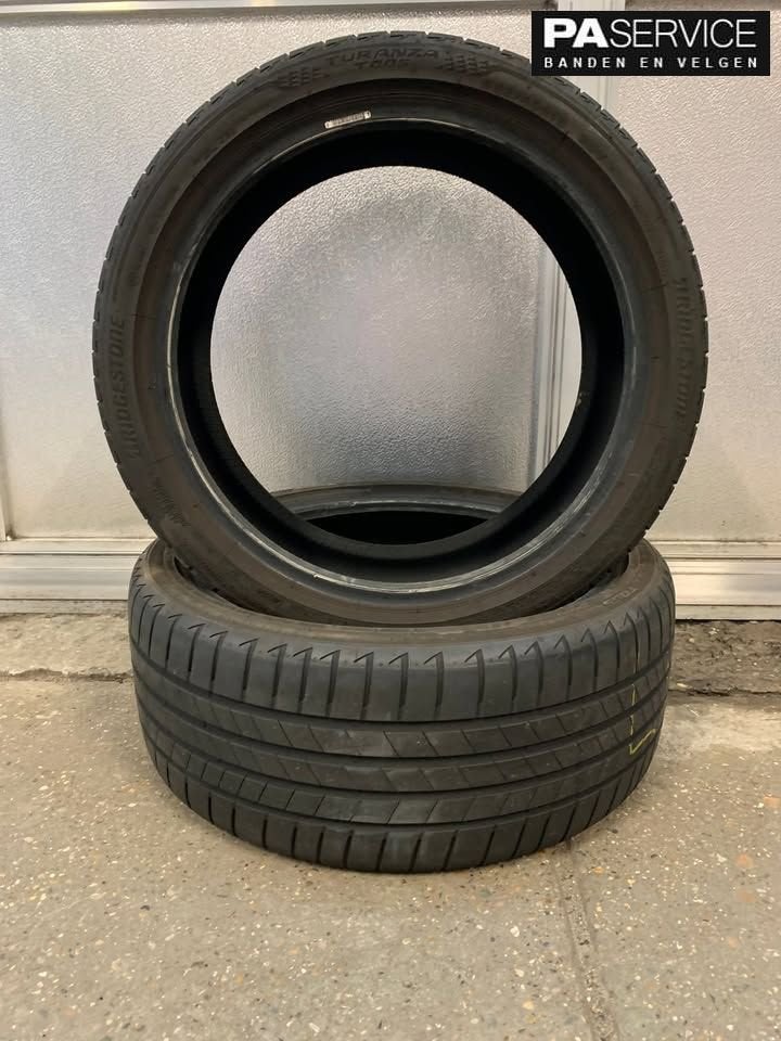 2x Bridgestone 225 40 18 zomerbanden met 5.5 mm, -, Utilisé, -, Jante(s)