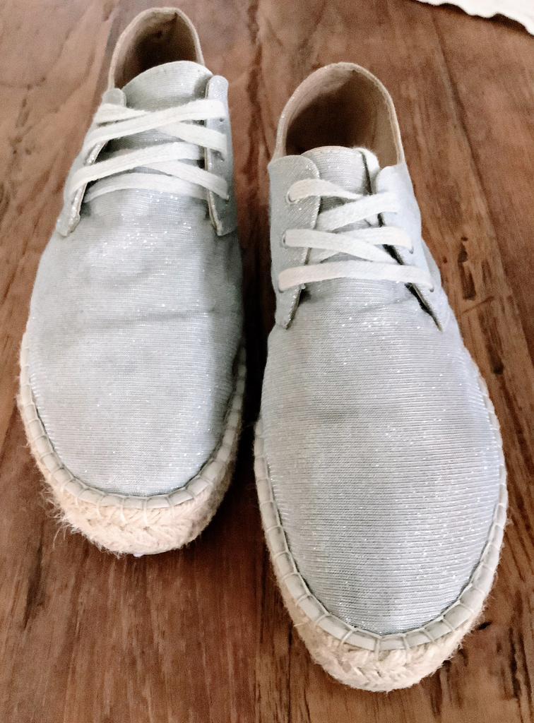 Espadrilles met zilver twinkel grijs 39, Ophalen of Verzenden, Zo goed als nieuw, Grijs, Espadrilles
