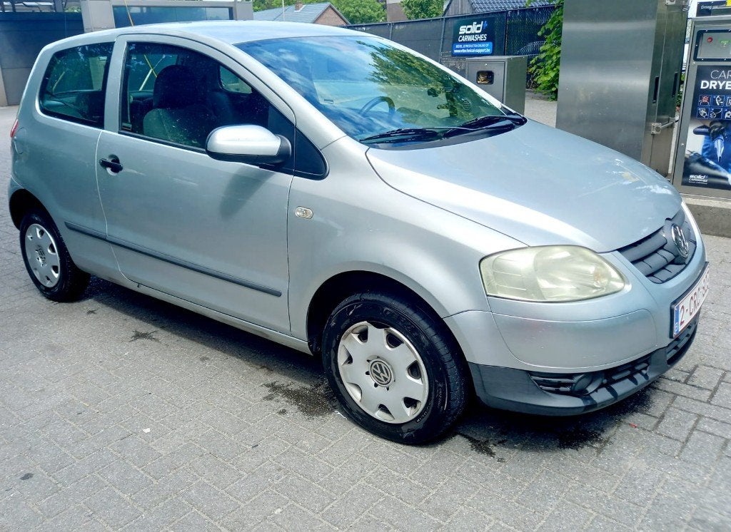 VW Fox, Autos, Volkswagen, Particulier, Fox, Essence, Euro 4, Hatchback, 3 portes, Boîte manuelle, Argent ou Gris, Gris, Tissu