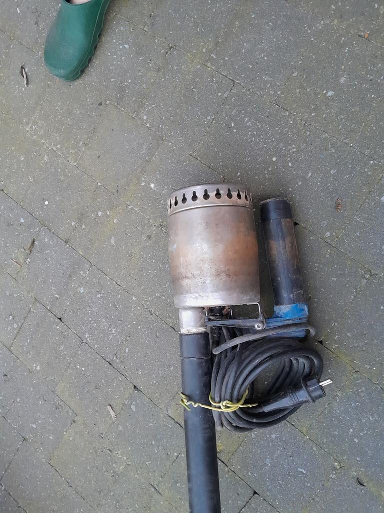 Dompelpomp vuil/schoon water €55,00, Tuin en Terras, Waterpompen, Ophalen, Dompelpomp