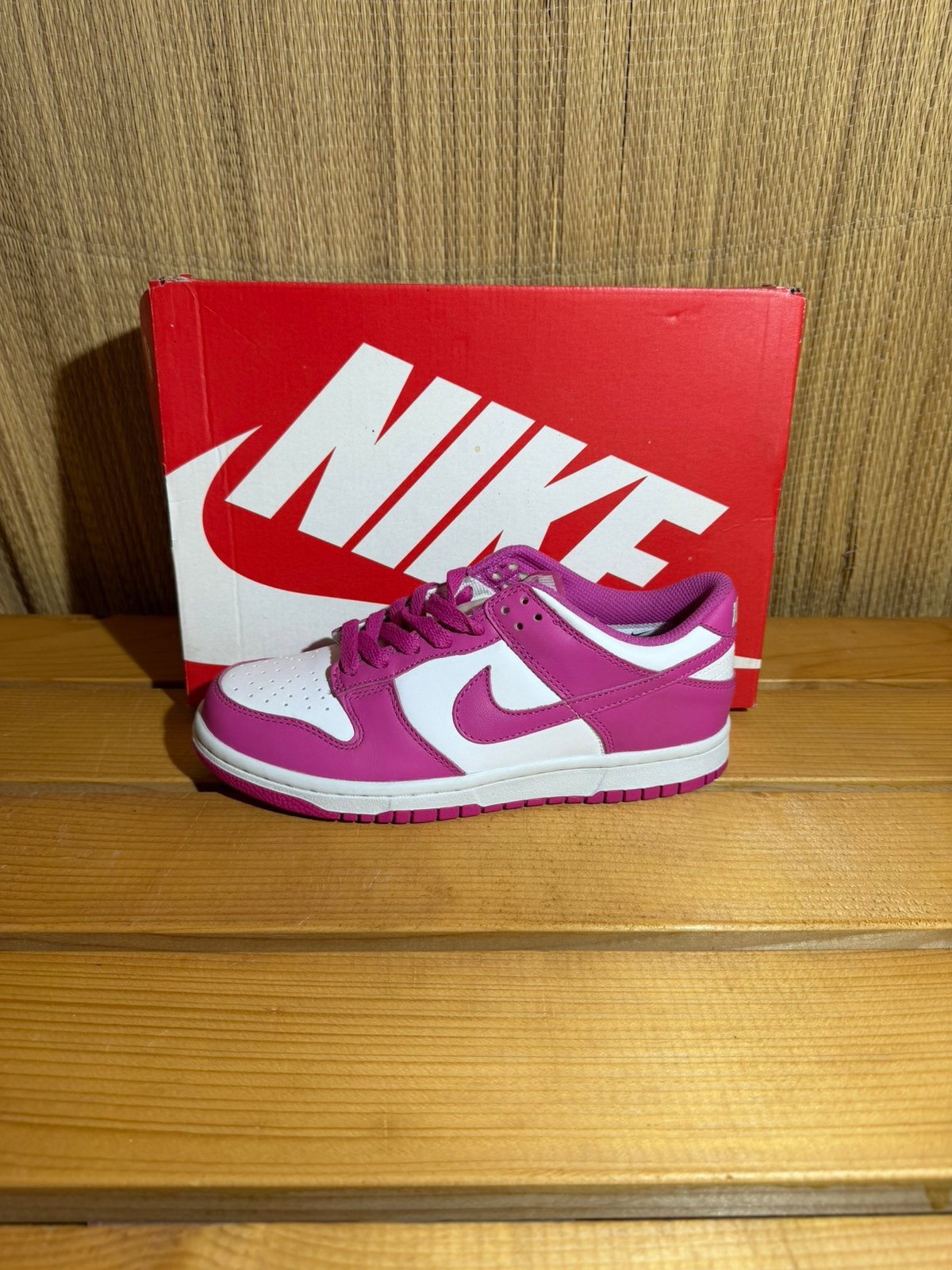 Nike Dunk Low Active Fuchsia (GS), Ophalen of Verzenden, Nieuw