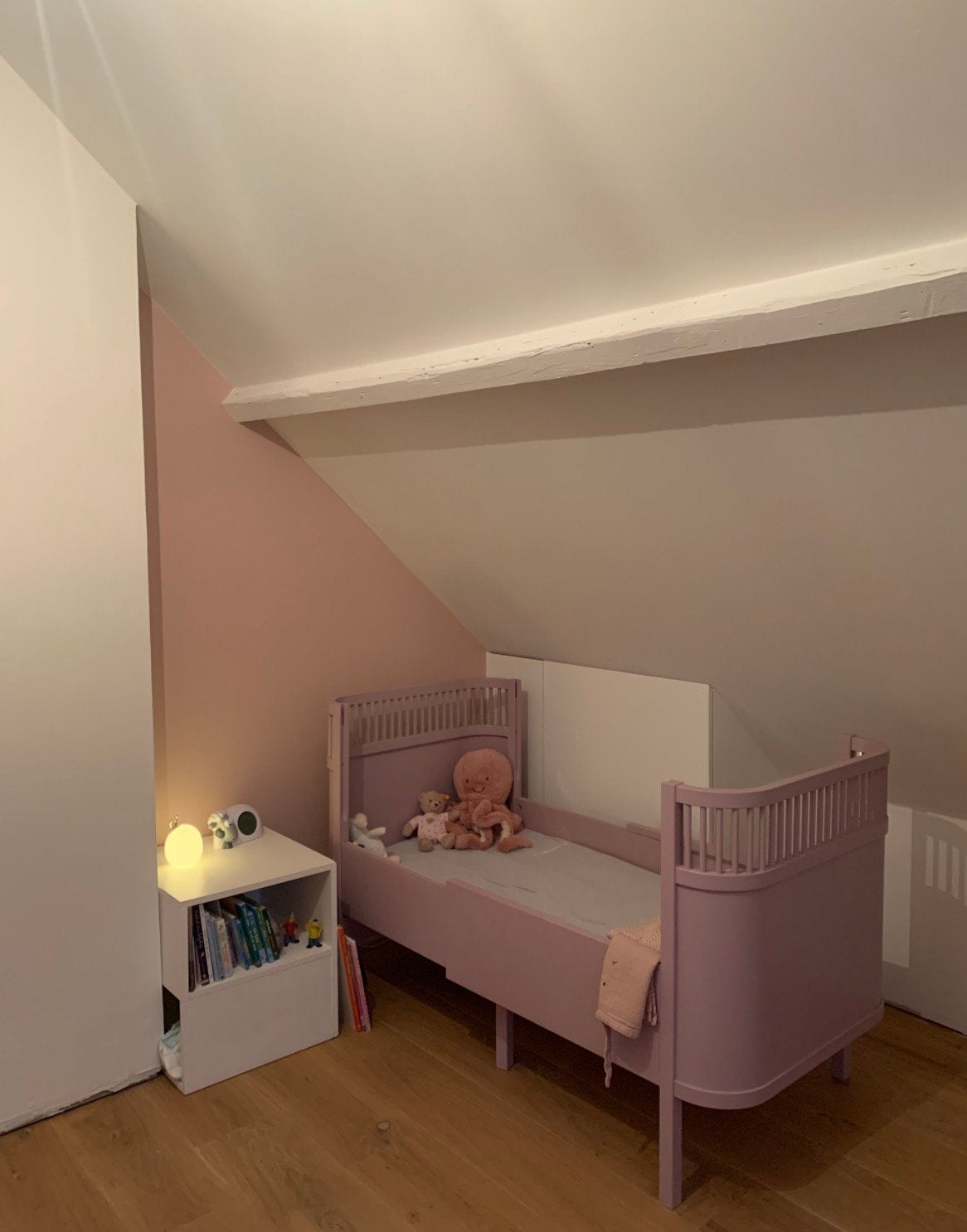 Sebra meegroeibed roze, Kinderen en Baby's, Kinderkamer | Bedden, Gebruikt, 140 tot 160 cm, 85 tot 100 cm, Lattenbodem, Matras