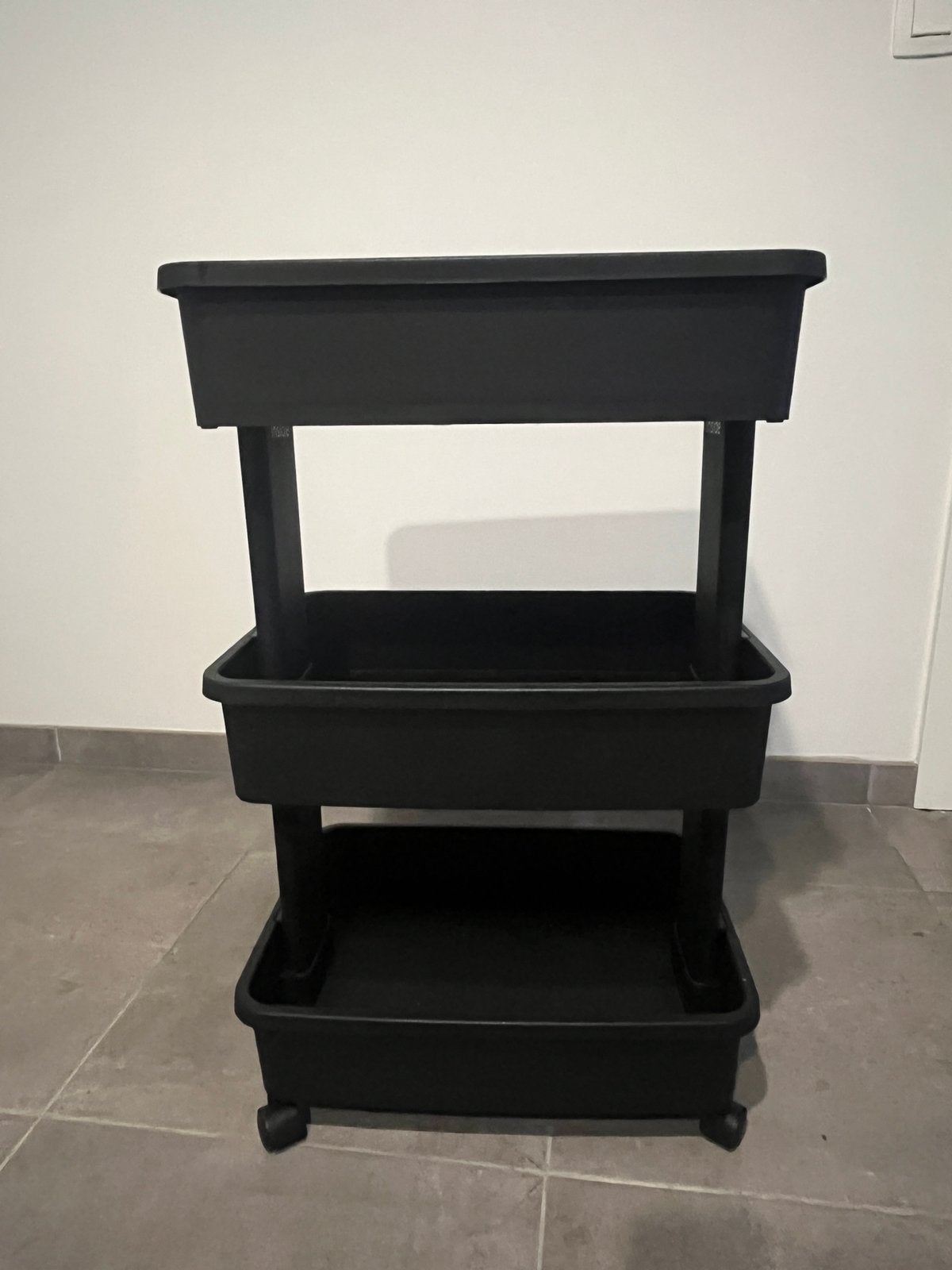 Kunststof trolley, Ophalen, Zo goed als nieuw