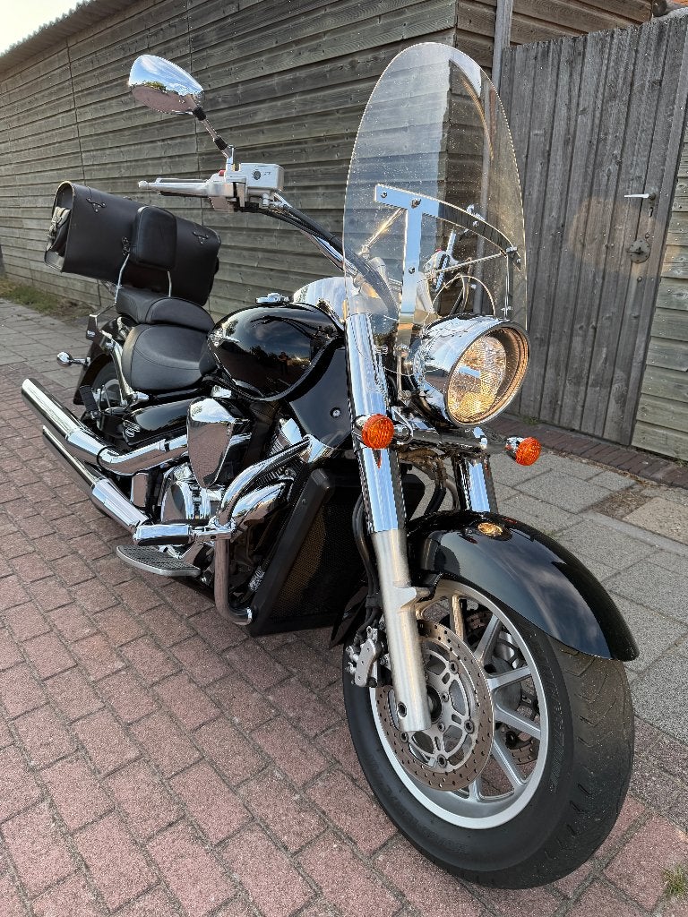 SUZUKI INTRUDER 1800 À L'ÉTAT NEUF 4250 EUROS, Occasion, Plus de 35 kW, Chopper, 2 cylindres
