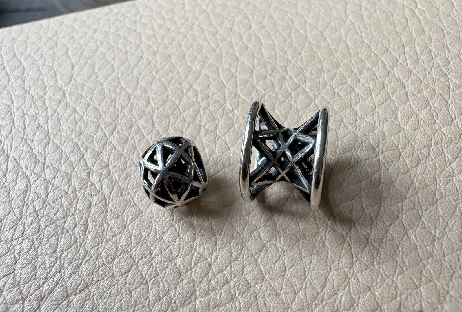 TROLLBEADS NIEUW, Handtassen en Accessoires, Bedels, Nieuw, Ophalen of Verzenden, Trollbeads, 2 of 3 bedels