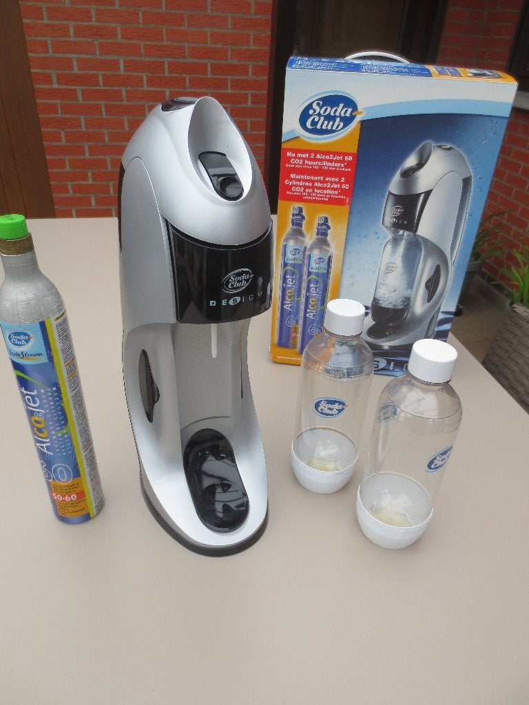 Sodastream Toestel met 2 flessen en 1 cilinder, Electroménager, Machines à eau pétillante, Enlèvement ou Envoi, Comme neuf