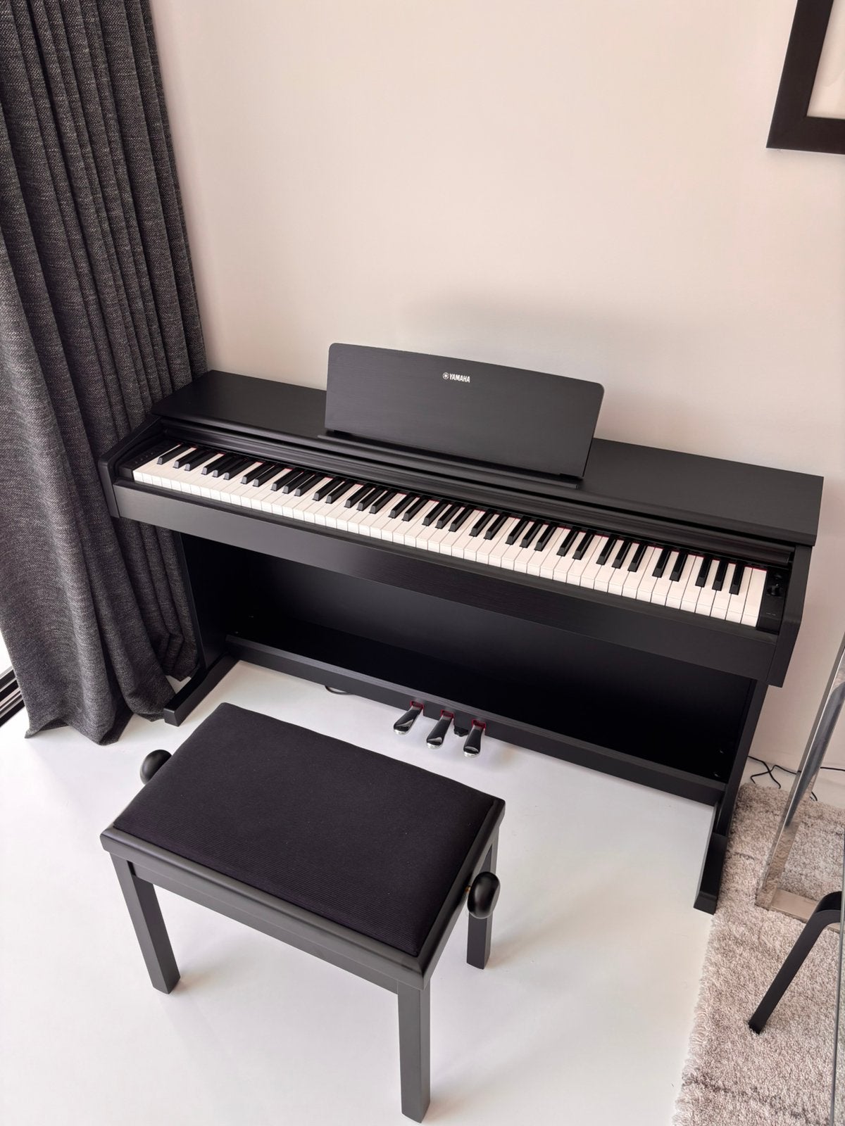Yamaha YDP-145B digitale piano - Nieuwstaat, Muziek en Instrumenten, Ophalen, Nieuw, Zwart, Piano