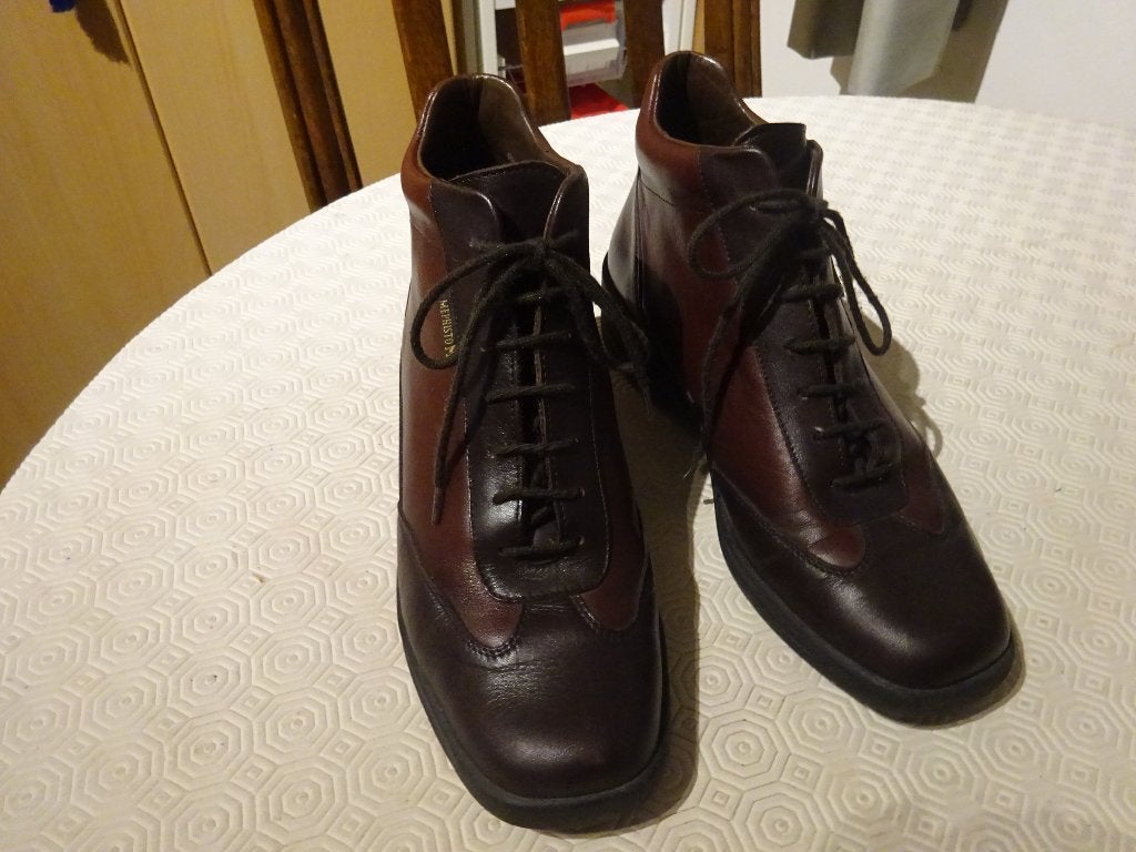 Mephisto laarsjes, Ophalen, Laarsjes