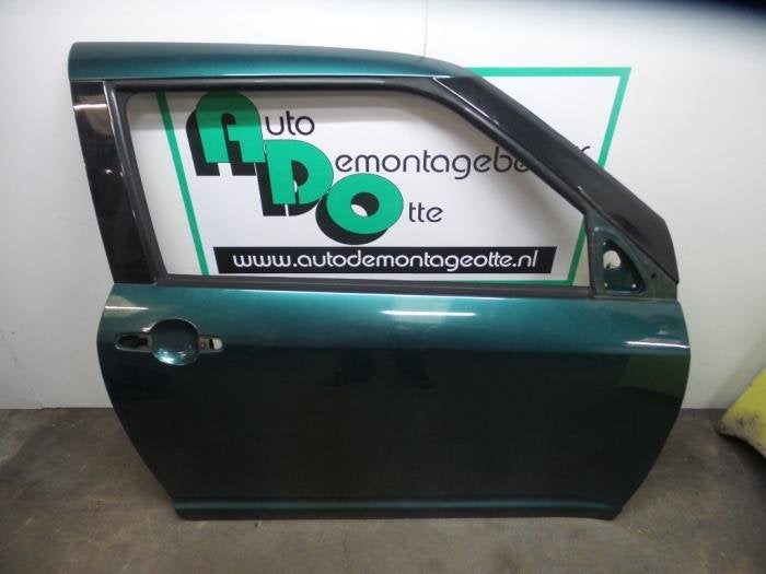 Portier 2Deurs rechts van een Suzuki Swift (Swift 05-) (ZCL), Auto-onderdelen, Gebruikt, -, Deur, -