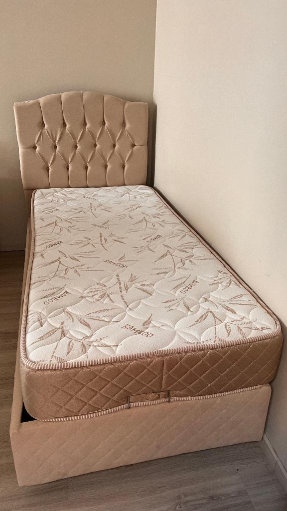 Bed met opbergruimte inclusief matras 90x200, Huis en Inrichting, Slaapkamer | Bedden, Ophalen, Gebruikt, 90 cm, Eenpersoons