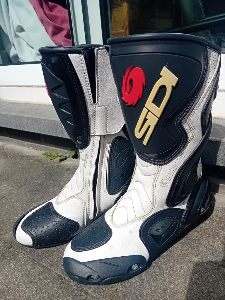 Motorlaarzen, Motoren, Ophalen