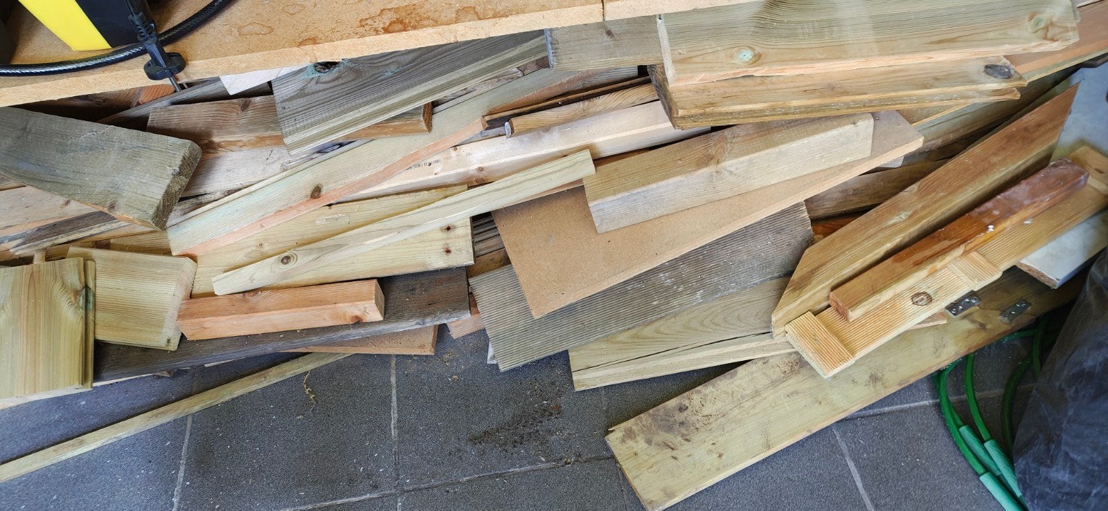 Hout, Gratis op te halen, zelf in te laden ....., Enlèvement