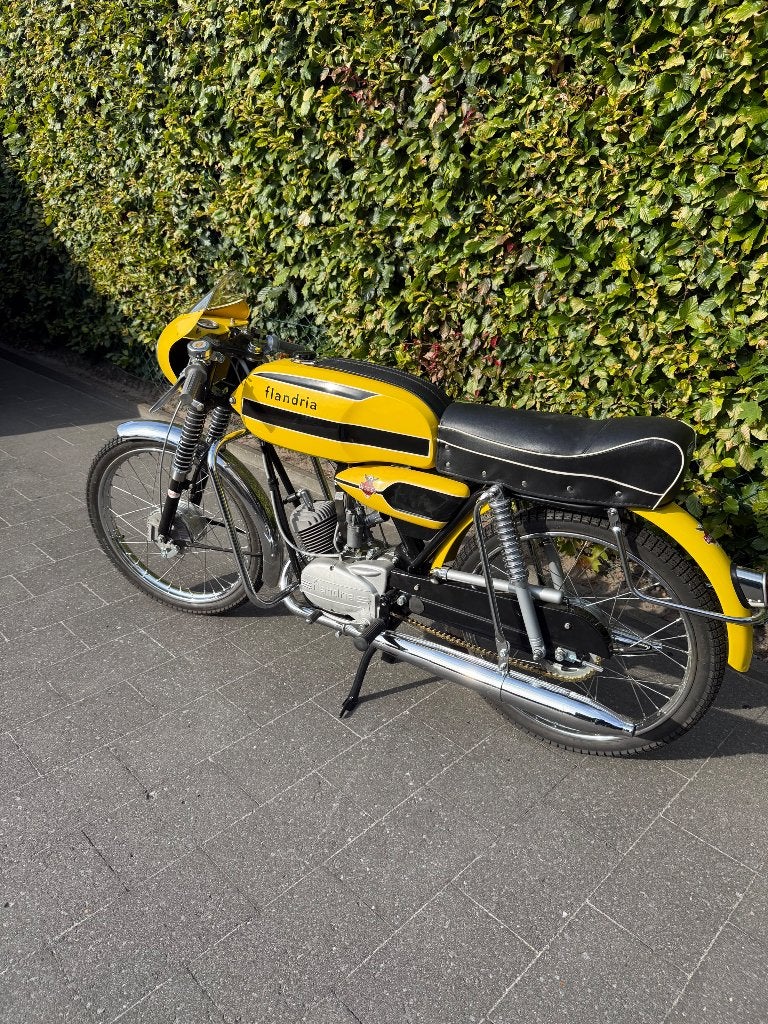 Flandria record, Vélos & Vélomoteurs, Cyclomoteurs | Oldtimers & Ancêtres, Autres marques, 4 vitesses, 49 cm³, Classe B (45 km/h)