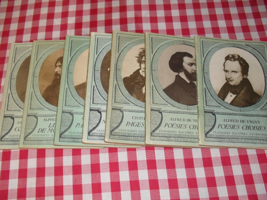 4 brochures Larousse Classiques (Baudelaire, Hugo...), Livres, Enlèvement ou Envoi, Utilisé, Diverse auteurs, Europe autre