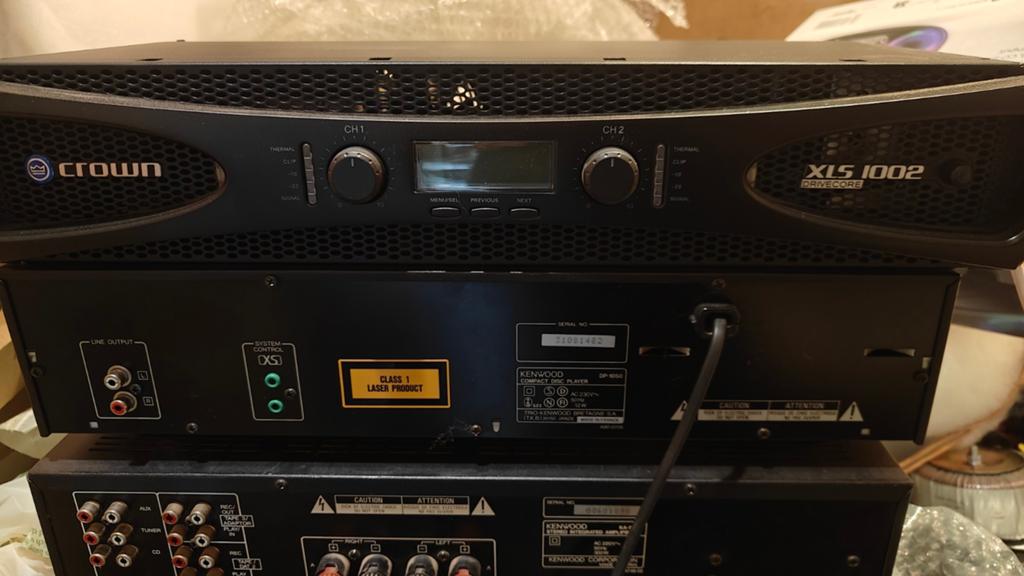 Crown XLS 1002, 1 an, comme neuf, TV, Hi-fi & Vidéo, Amplificateurs & Ampli-syntoniseurs, Enlèvement ou Envoi