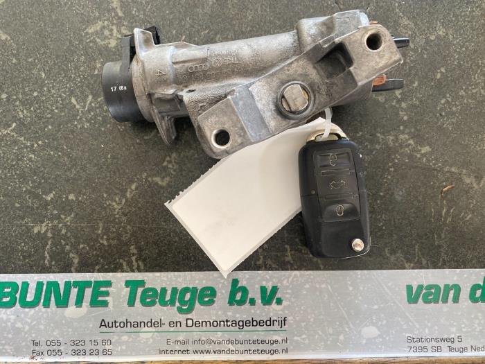 Serrure de contact + clé d'un Volkswagen Beetle, Autos : Pièces & Accessoires, Autres pièces automobiles, Volkswagen, Utilisé