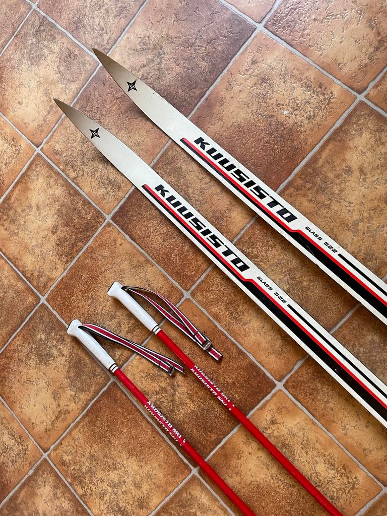Kuusisto langlaufski’s met stokken – vintage klassieker!, Ophalen, Zo goed als nieuw, Ski, Stokken