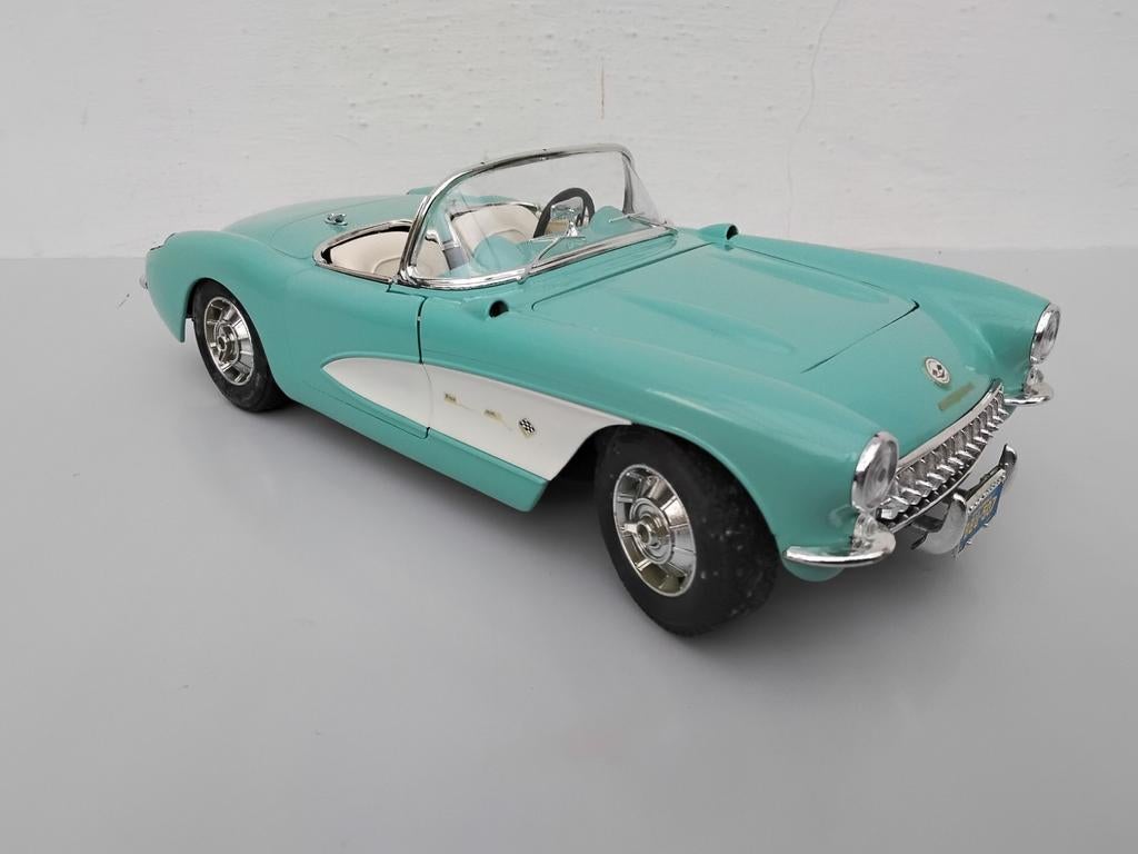 Corvette Burago 1957 1/18, Hobby & Loisirs créatifs, Voitures miniatures | 1:18, Enlèvement ou Envoi, Comme neuf, Burago