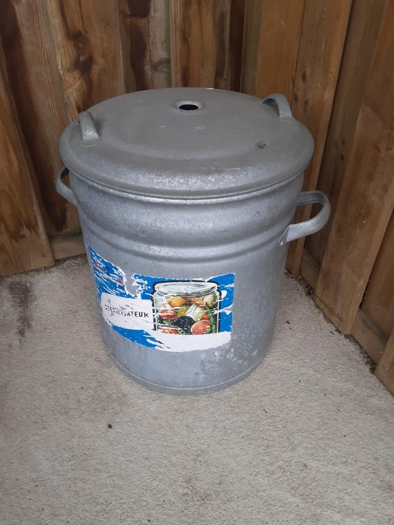 Verzinkte weckketel, Ophalen