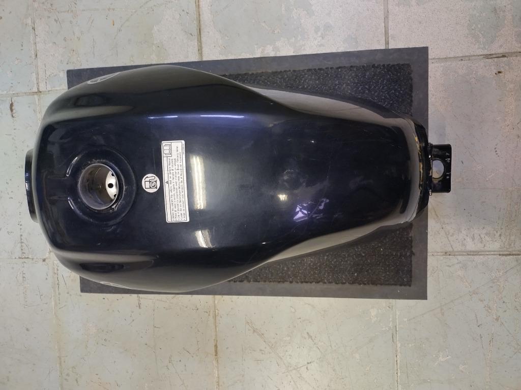 yamaha ybr 125 benzinetank model carbu, Enlèvement ou Envoi, Utilisé