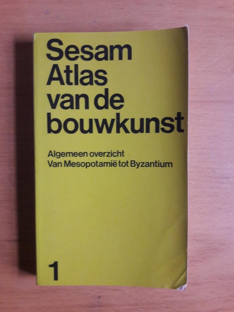 Sesam atlas bouwkunst deel 1, Boeken, Ophalen of Verzenden, Gelezen