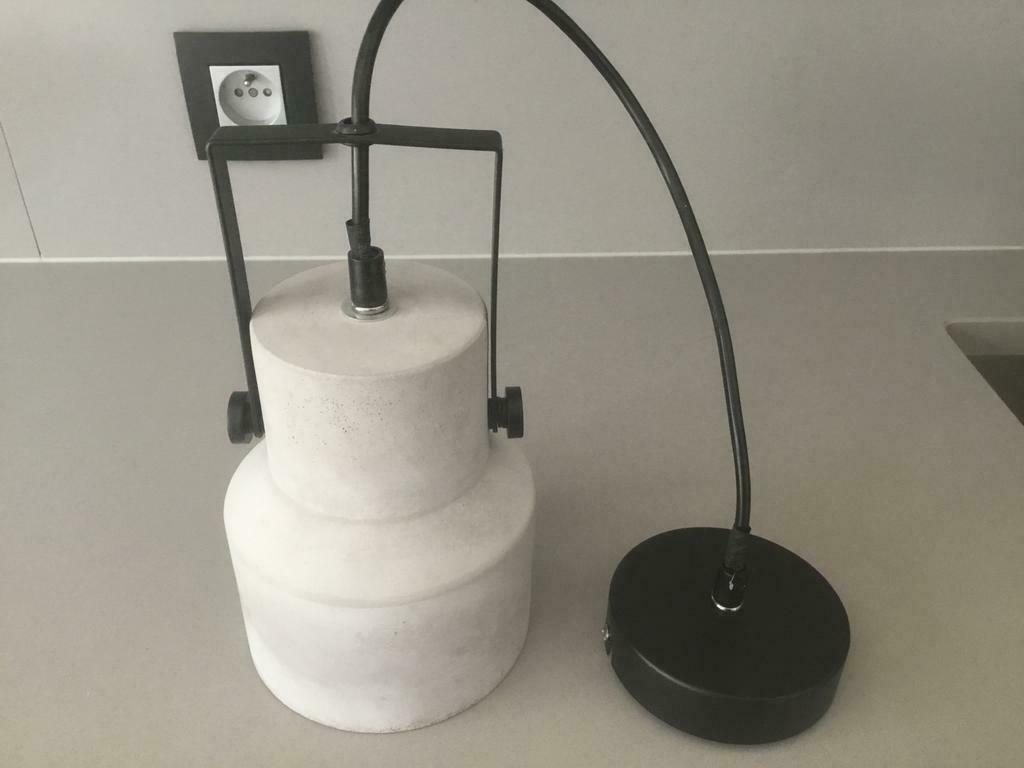 Trendy hanglamp in beton, Ophalen of Verzenden, Zo goed als nieuw