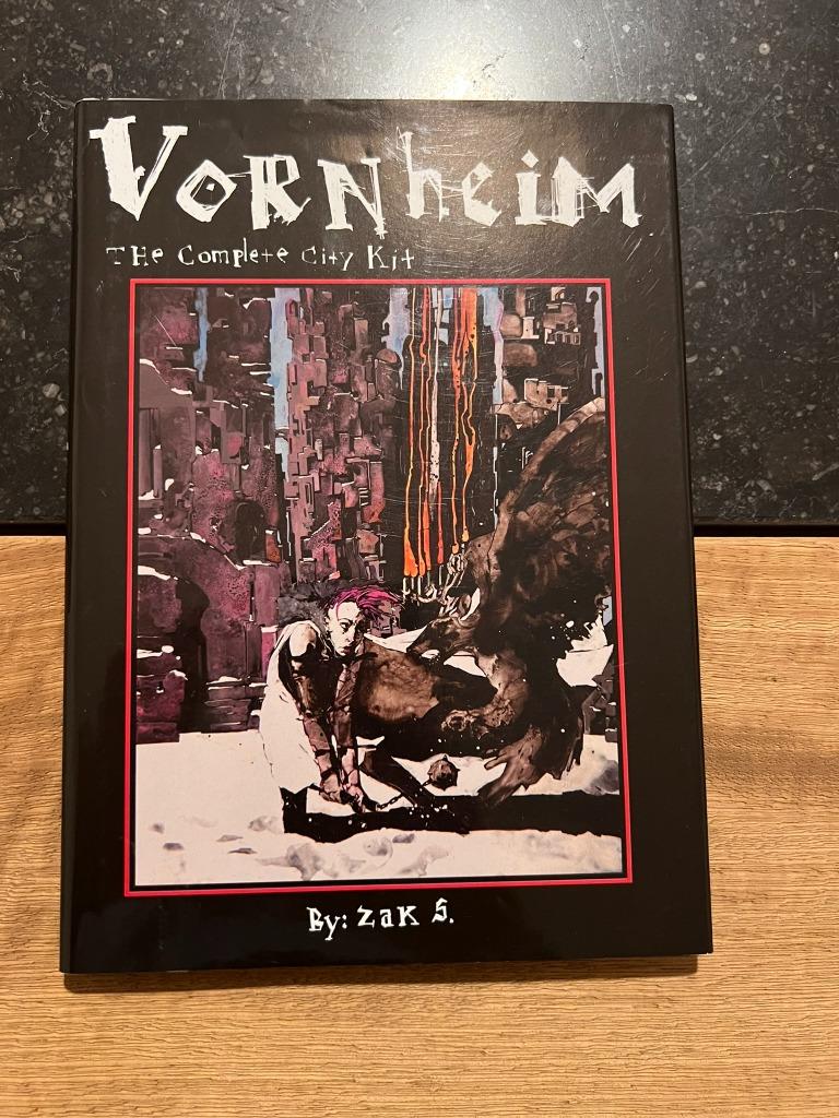 Vornheim, the complete City Kit - By Zak S., Boeken, Hobby en Vrije tijd, Zo goed als nieuw, Overige onderwerpen, Ophalen of Verzenden