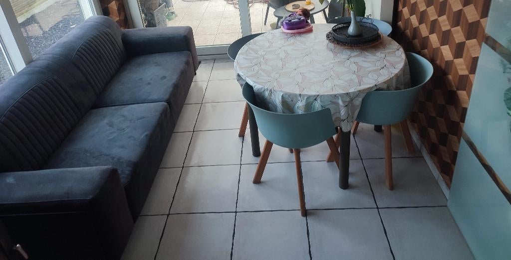 Salon 3 pereonne table est chaise, Maison & Meubles, 75 cm ou plus, 150 à 200 cm, Comme neuf, Enlèvement