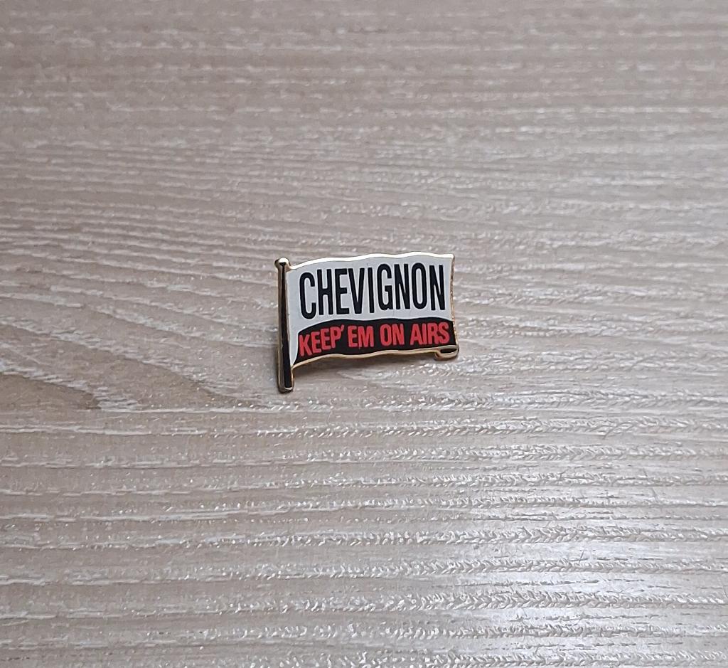 PIN - CHEVIGNON, Envoi, Utilisé, Marque, Insigne ou Pin's
