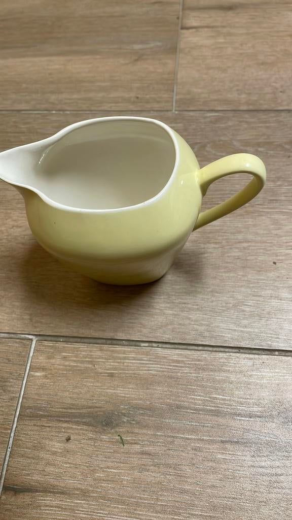 Pastel melkkannetje regout, Antiek en Kunst, Antiek | Servies los, Ophalen of Verzenden