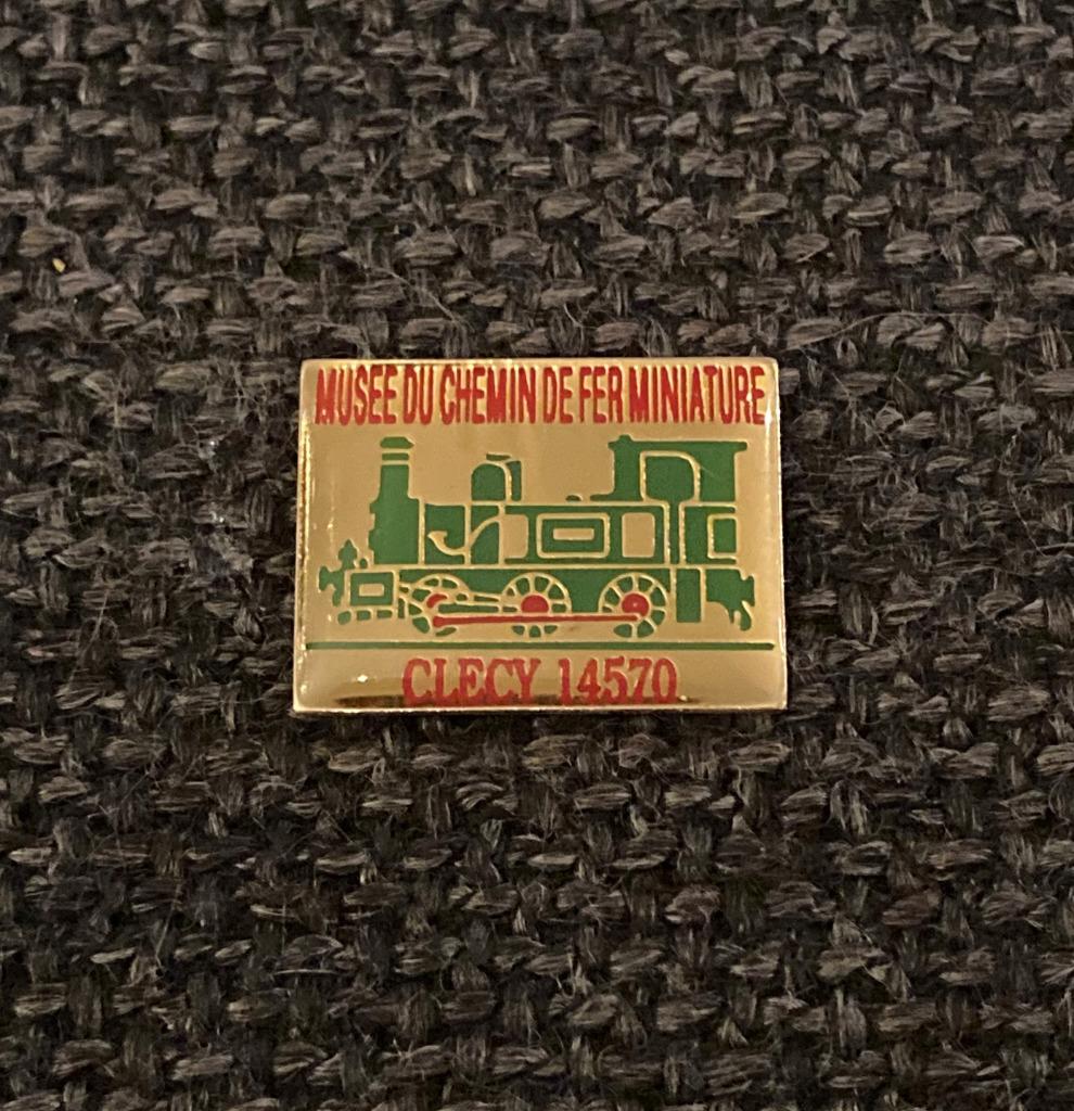 PIN - MUSEE DU CHEMIN DE FER MINATURE - CLECY - SPOORWEGEN, Envoi, Utilisé, Autres sujets/thèmes, Insigne ou Pin's