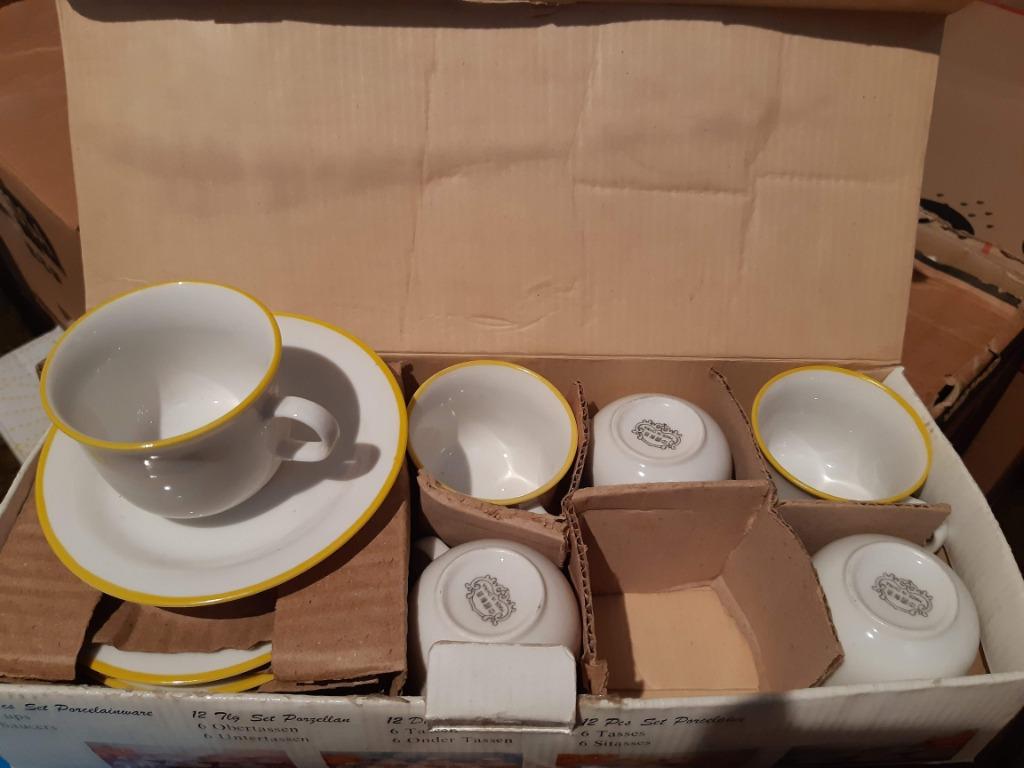 Koffie servies (6 nieuwe kopjes en schoteltje), Huis en Inrichting, Keuken | Servies, Ophalen, Overige materialen, Nieuw, Overige stijlen