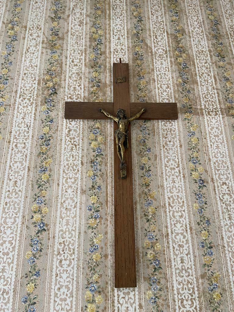 Jezus aan kruis hout, Enlèvement ou Envoi