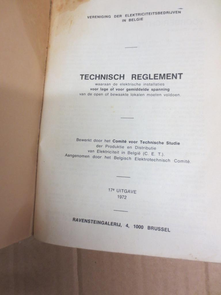 Technisch Reglement, Boeken, Techniek, Ophalen of Verzenden, Gelezen, Elektrotechniek