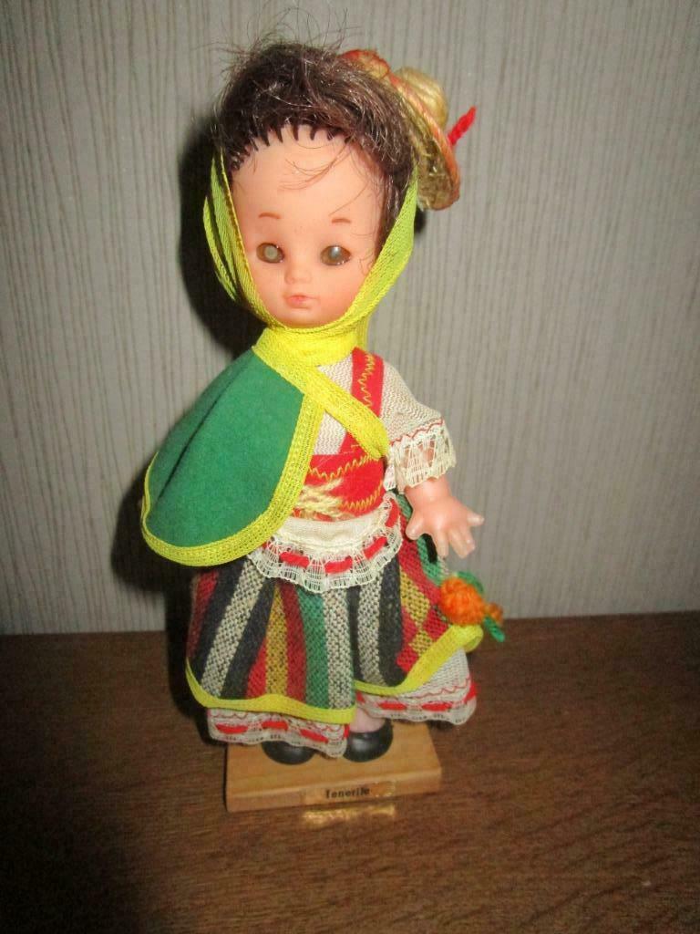 Poupée Ténérife, Verzamelen, Poppen, Zo goed als nieuw, Pop, Ophalen of Verzenden