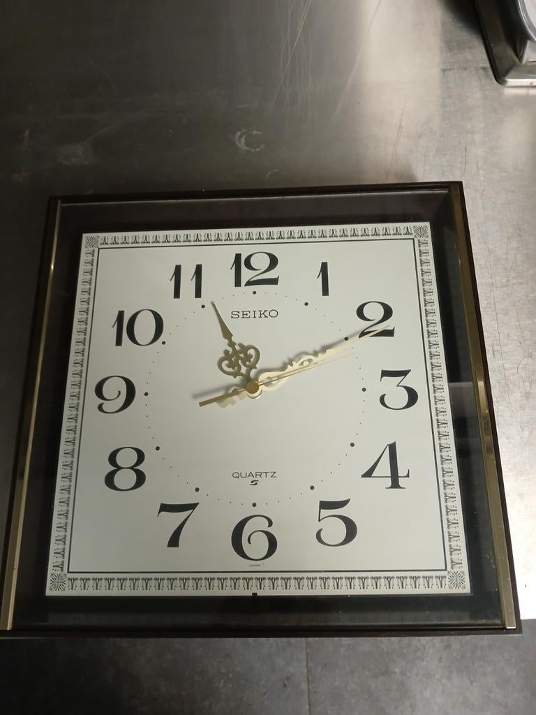 vintage vierkante Seiko wandklok. , Ophalen