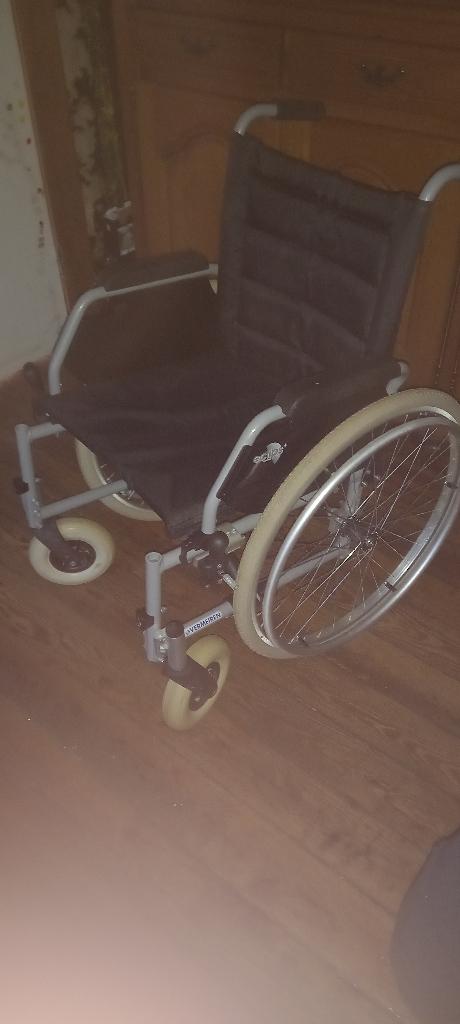 Chaise roulante  Vermeiren eclips+, Enlèvement, Pliant, Comme neuf, Fauteuil roulant manuel