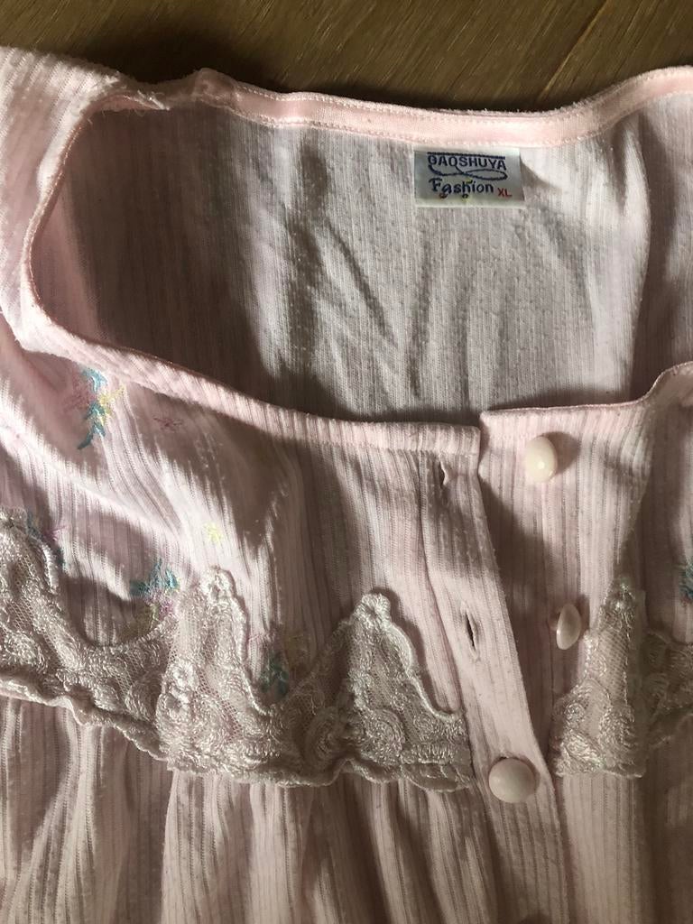 Mooi fris en fleurig slaapkleed maat extra large, Vêtements | Femmes, Pyjamas, Enlèvement ou Envoi, Comme neuf