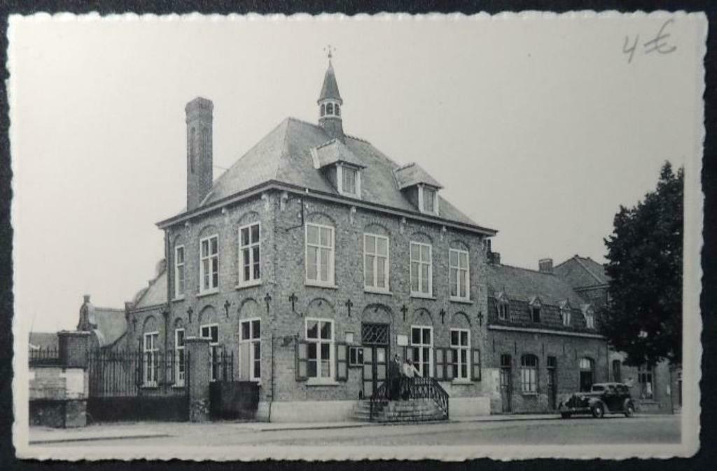 Carte postale Ploegsteert Maison Communale avec automobile, Enlèvement ou Envoi, 1940 à 1960, Non affranchie, Hainaut
