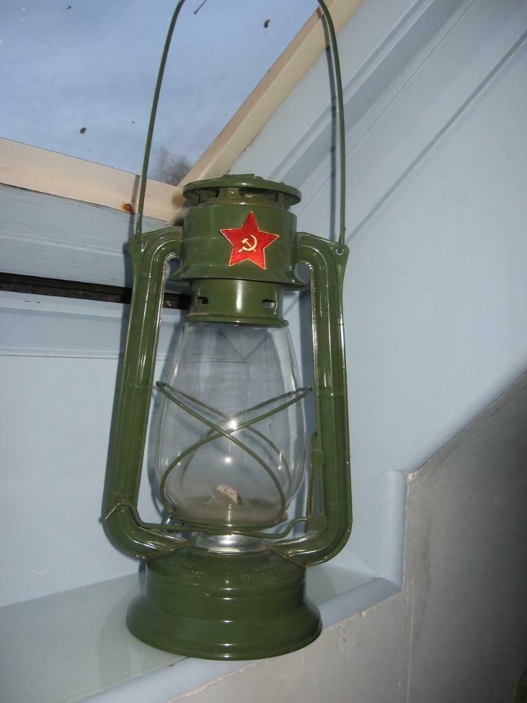 Lampe à pétrole venant de Tchécoslovaquie et, dotée d'un ins, Enlèvement ou Envoi, Neuf, Verre, Autres types