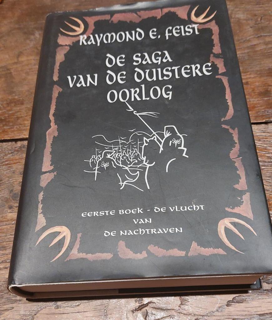 de saga van de duistere oorlog 1e boek  R E Feist, Boeken, Ophalen of Verzenden