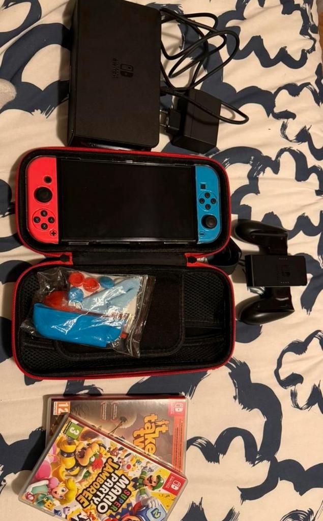 Switch OLED Neuve, Consoles de jeu & Jeux vidéo, Enlèvement, Comme neuf, Switch OLED