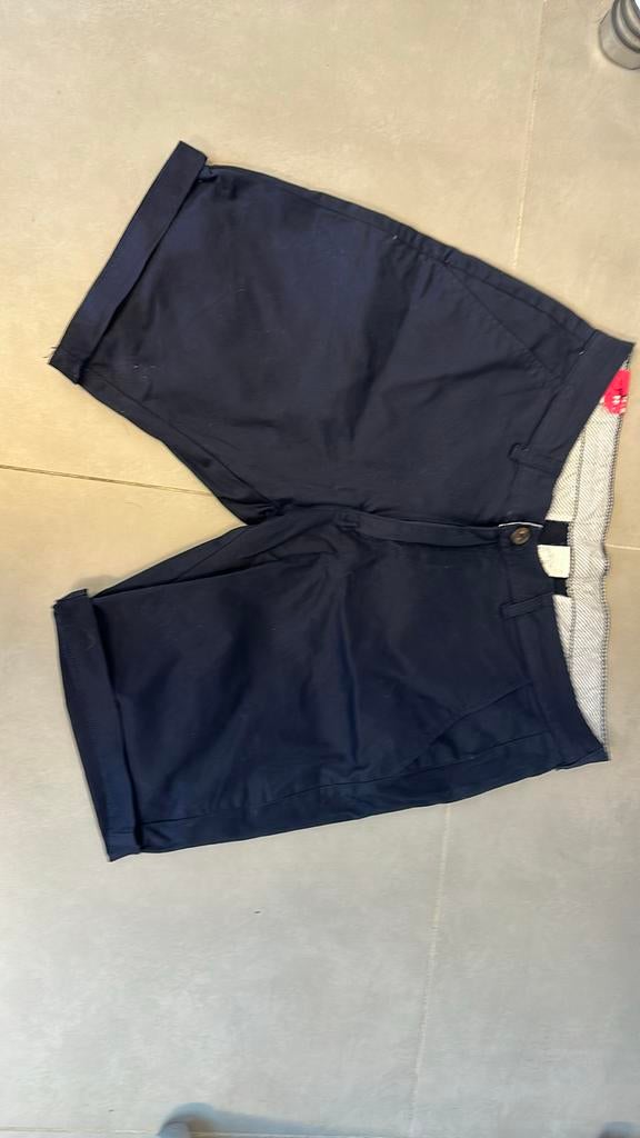 Short decathlon donkerblauw gekleed, ongebruikt, Enlèvement ou Envoi