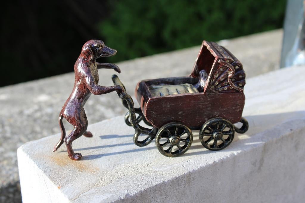 chien et la poussette en bronze couleurs . BERGMANN, Enlèvement ou Envoi, Bronze