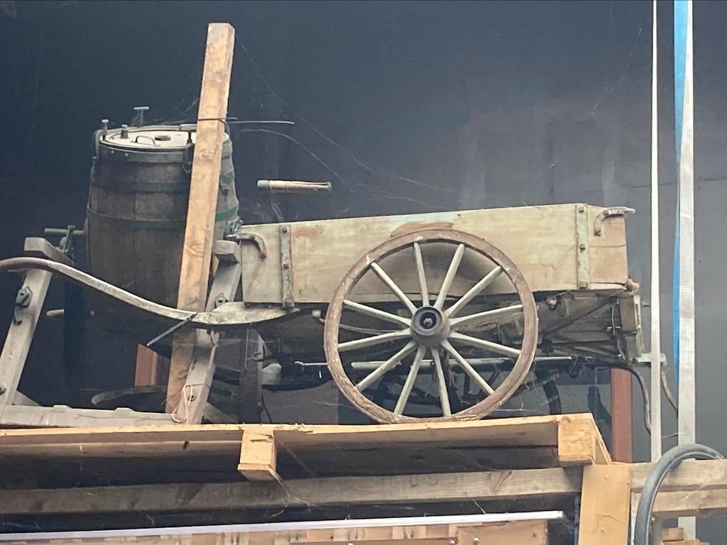 Hondekar met tuig, Zo goed als nieuw