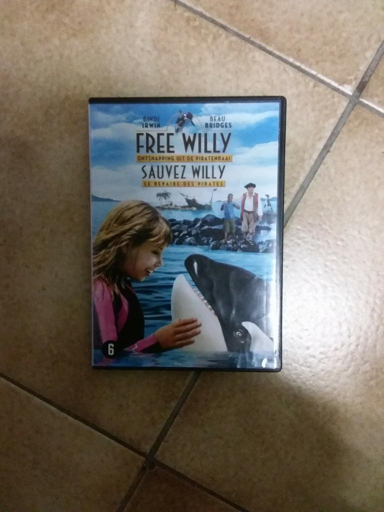DVD Free Willy 2. Ontsnapping uit pirarenbaai, Ophalen of Verzenden